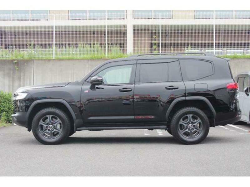 LAND CRUISER