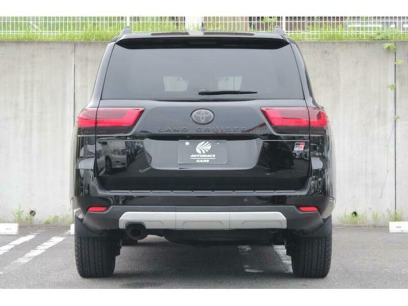 LAND CRUISER