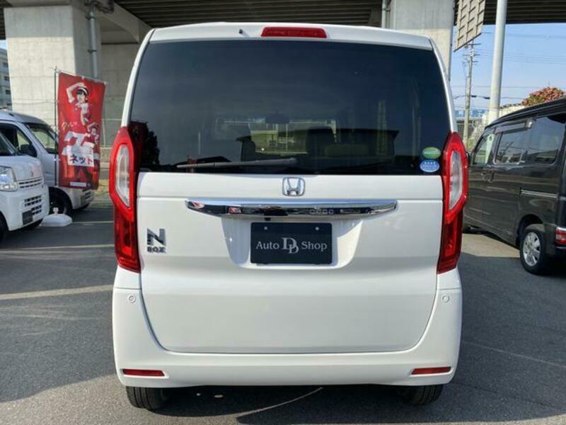 N BOX