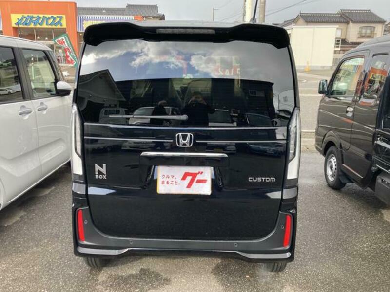 N BOX CUSTOM