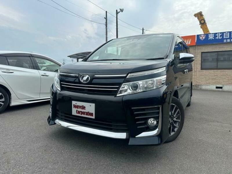 TOYOTA VOXY