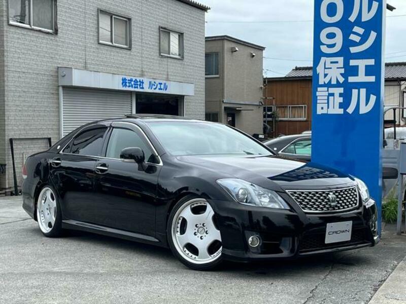 TOYOTA CROWN