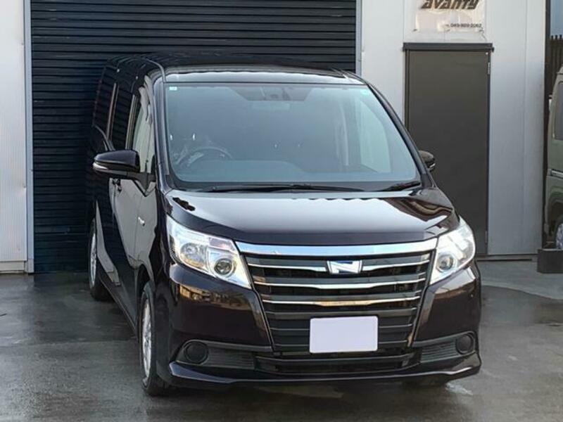 TOYOTA NOAH