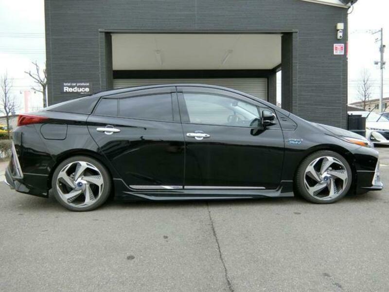 PRIUS PHV