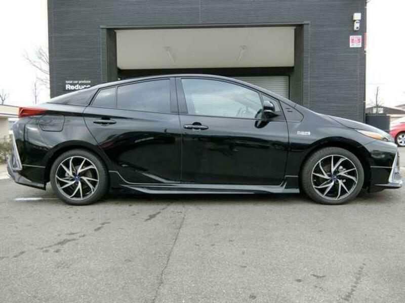 PRIUS PHV