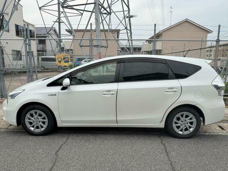 PRIUS ALPHA