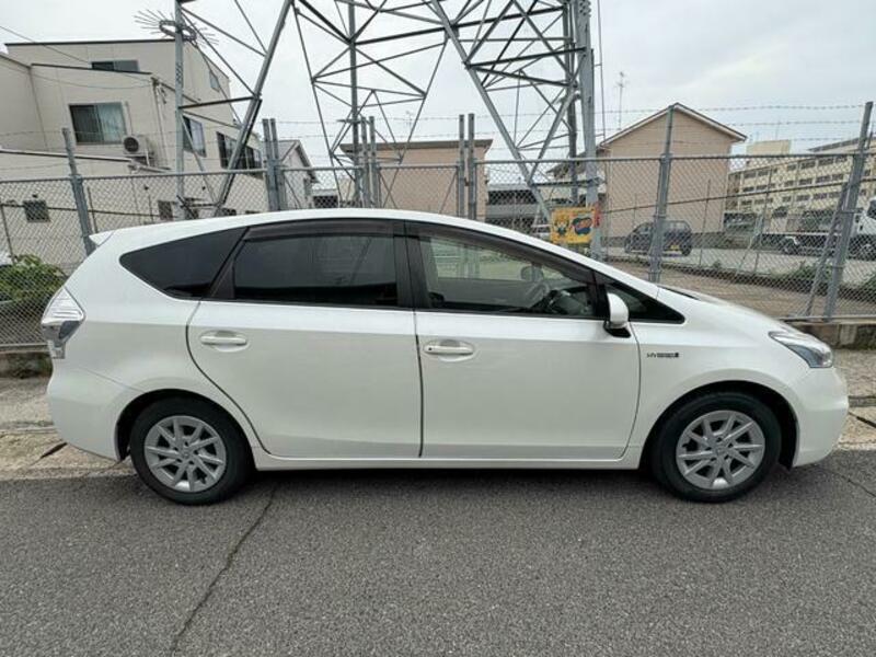PRIUS ALPHA