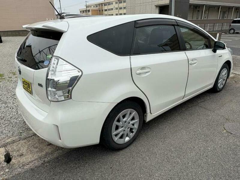 PRIUS ALPHA