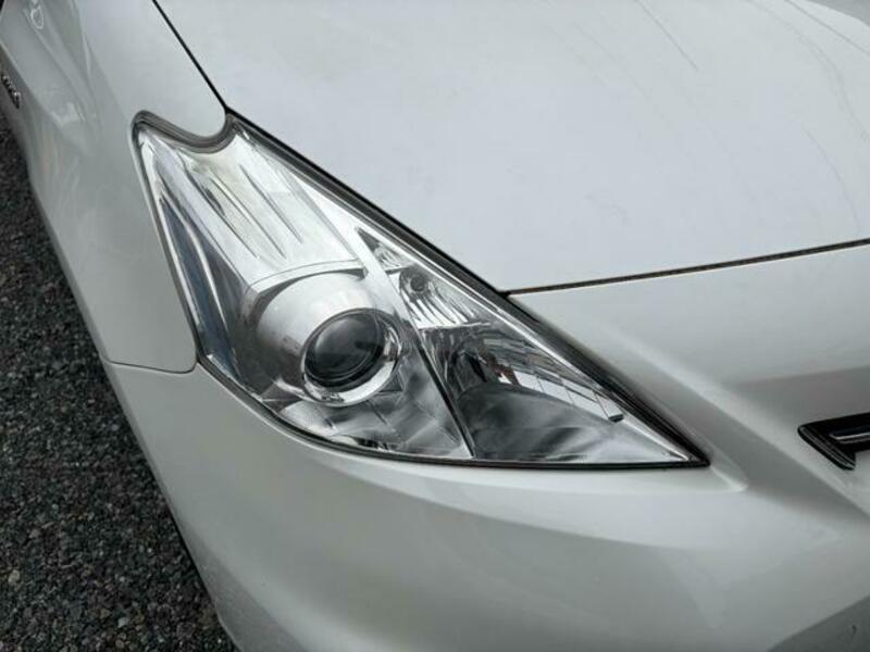 PRIUS ALPHA