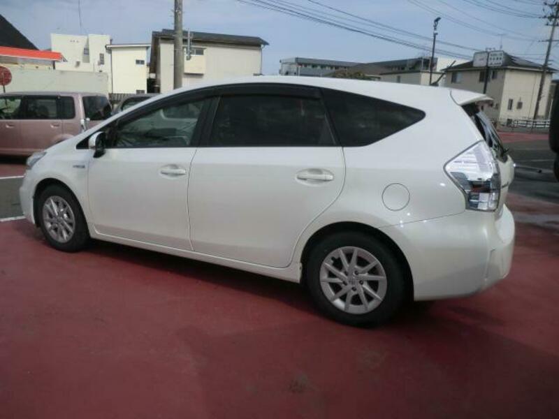 PRIUS ALPHA