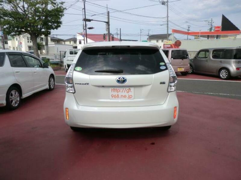 PRIUS ALPHA