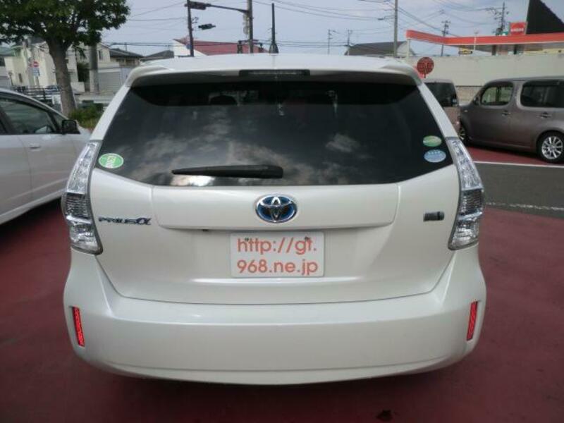 PRIUS ALPHA