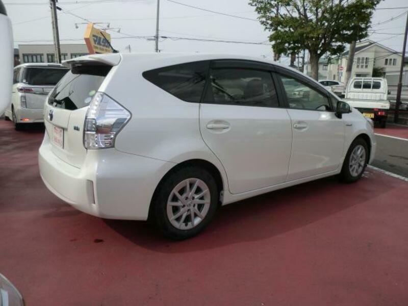 PRIUS ALPHA