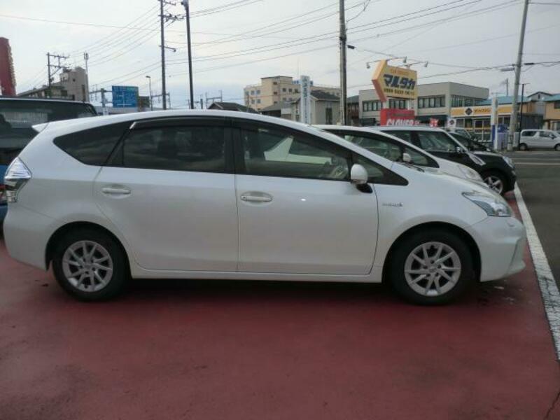PRIUS ALPHA