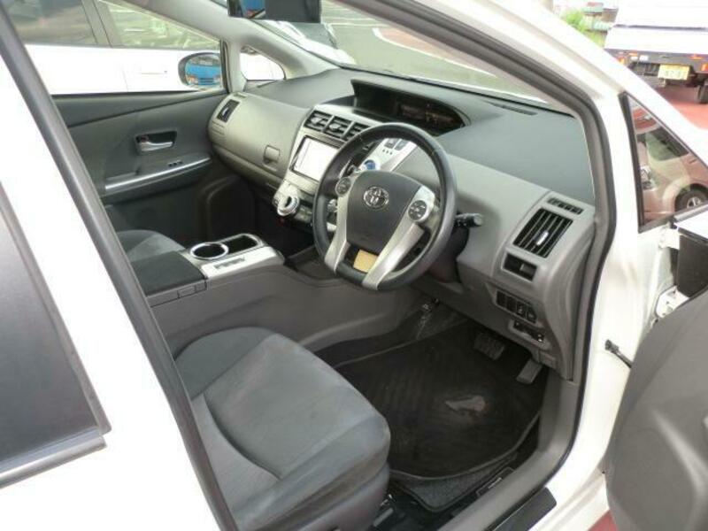 PRIUS ALPHA