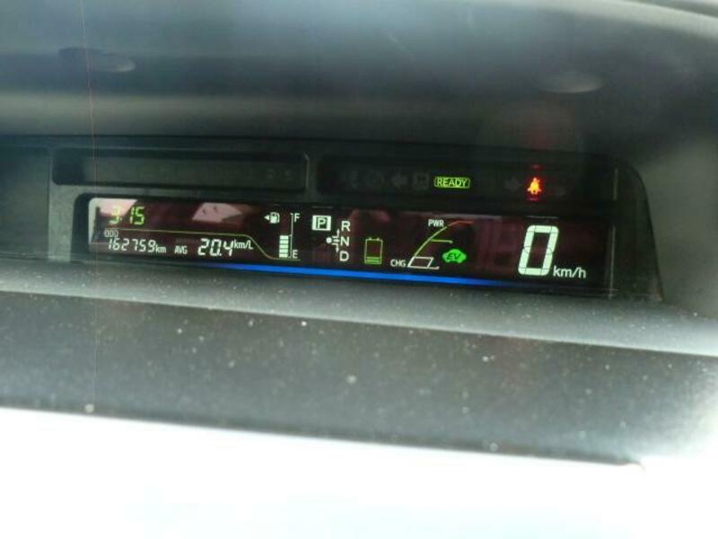 PRIUS ALPHA