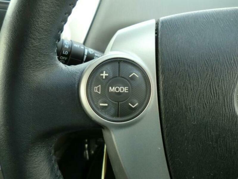 PRIUS ALPHA