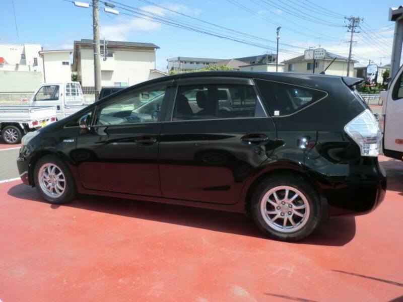 PRIUS ALPHA