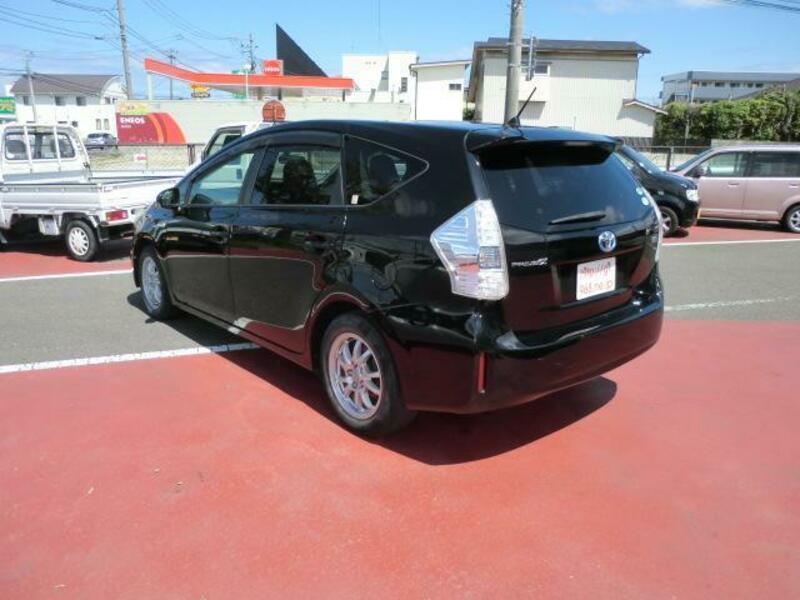 PRIUS ALPHA