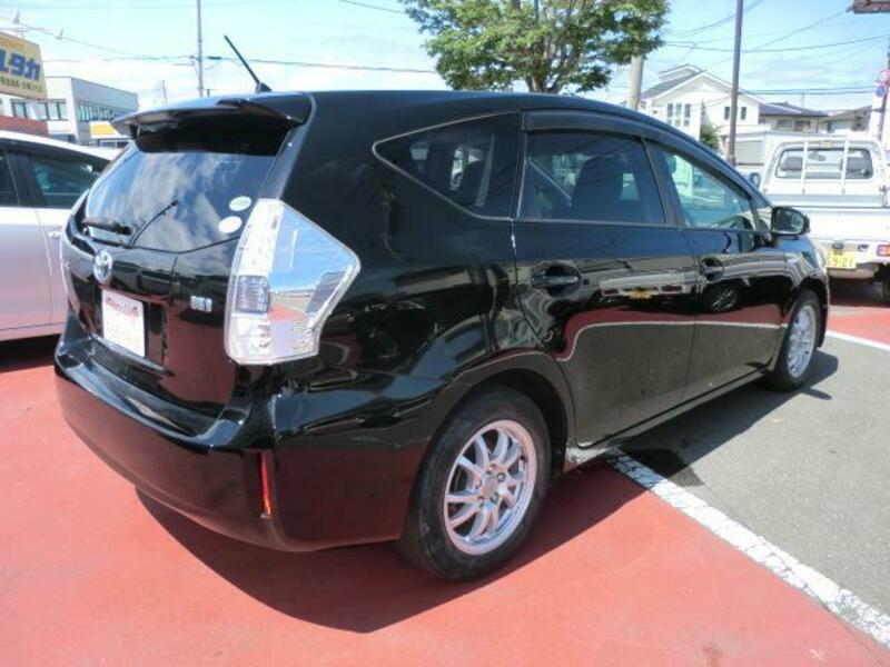 PRIUS ALPHA