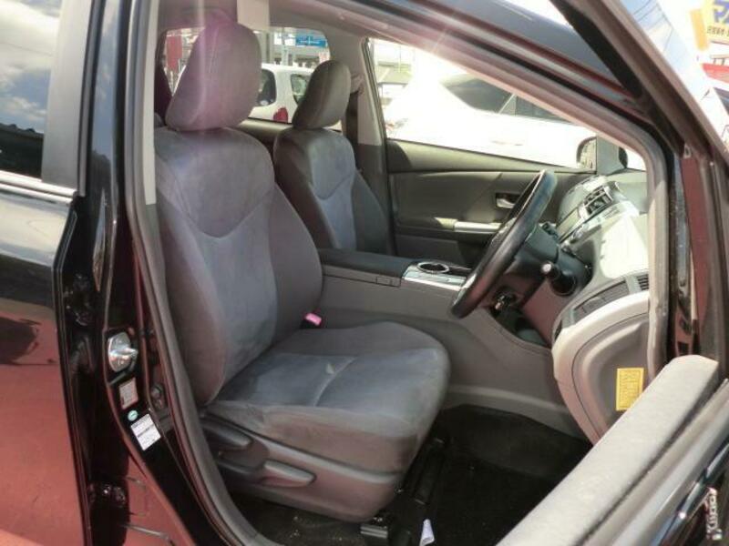 PRIUS ALPHA