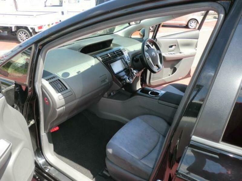 PRIUS ALPHA