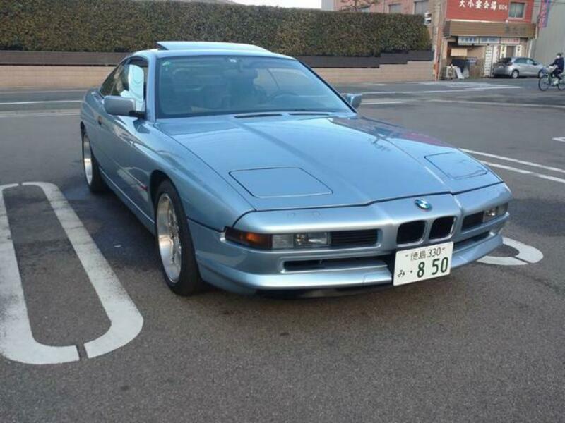 BMW 8 SERIES