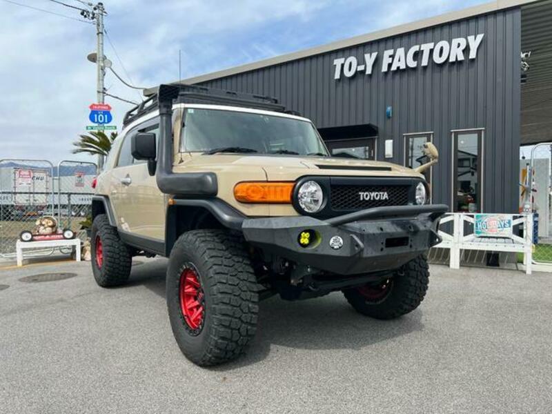 TOYOTA FJ CRUISER
