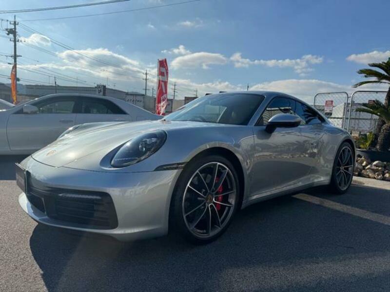 911