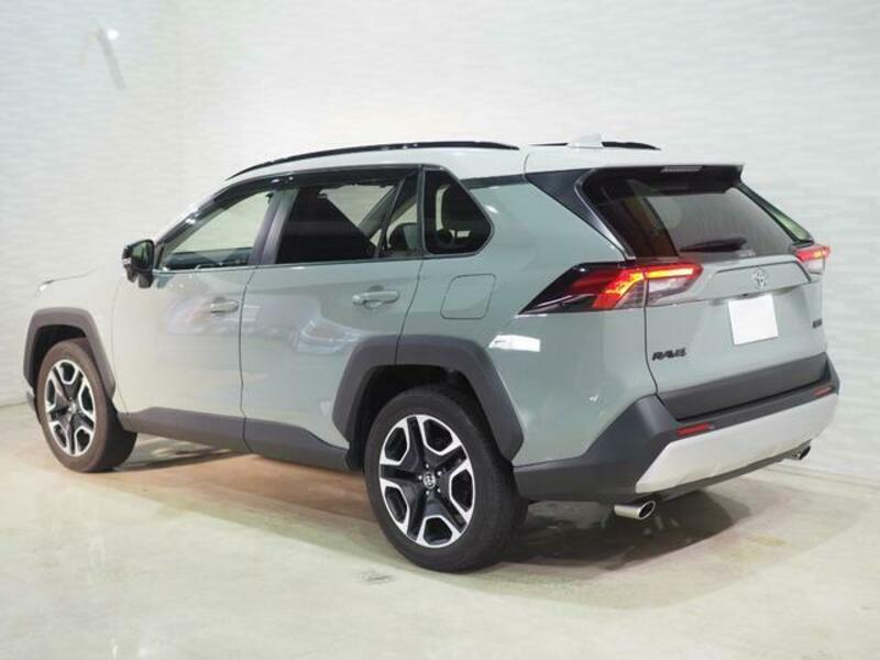 RAV4