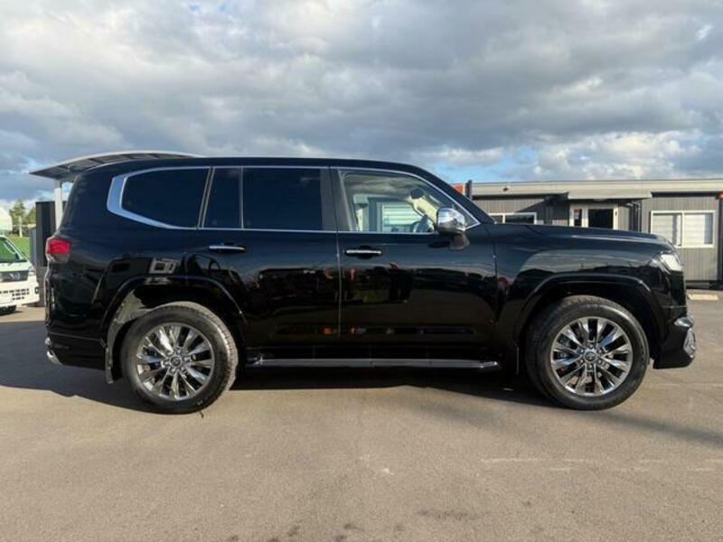 LAND CRUISER