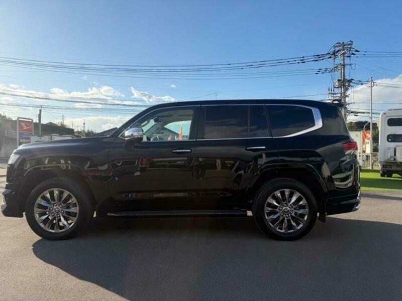 LAND CRUISER