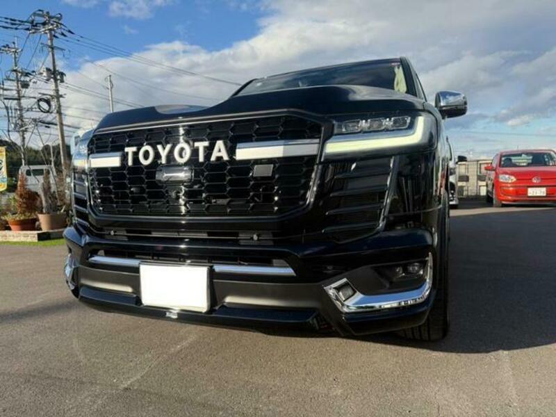 TOYOTA LAND CRUISER