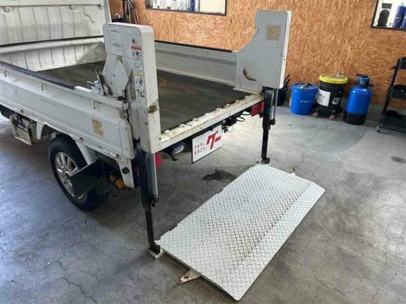SUZUKI CARRY TRUCK