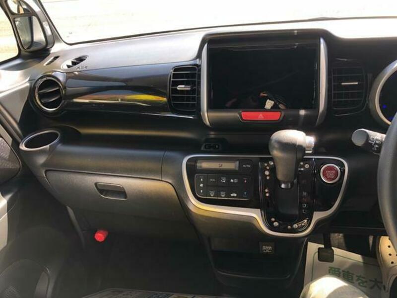 N BOX CUSTOM
