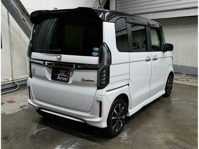 N BOX CUSTOM