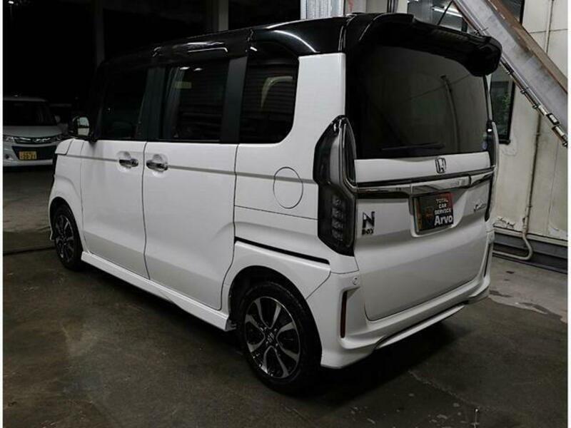 N BOX CUSTOM