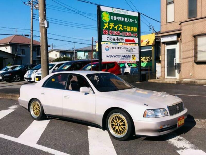 CROWN MAJESTA