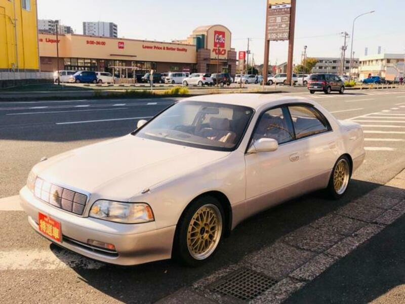 TOYOTA CROWN MAJESTA