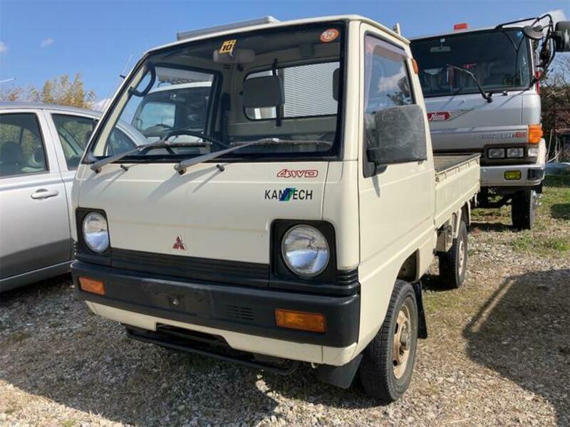 MITSUBISHI MINICAB TRUCK