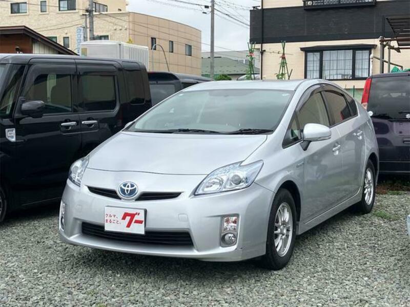 TOYOTA PRIUS