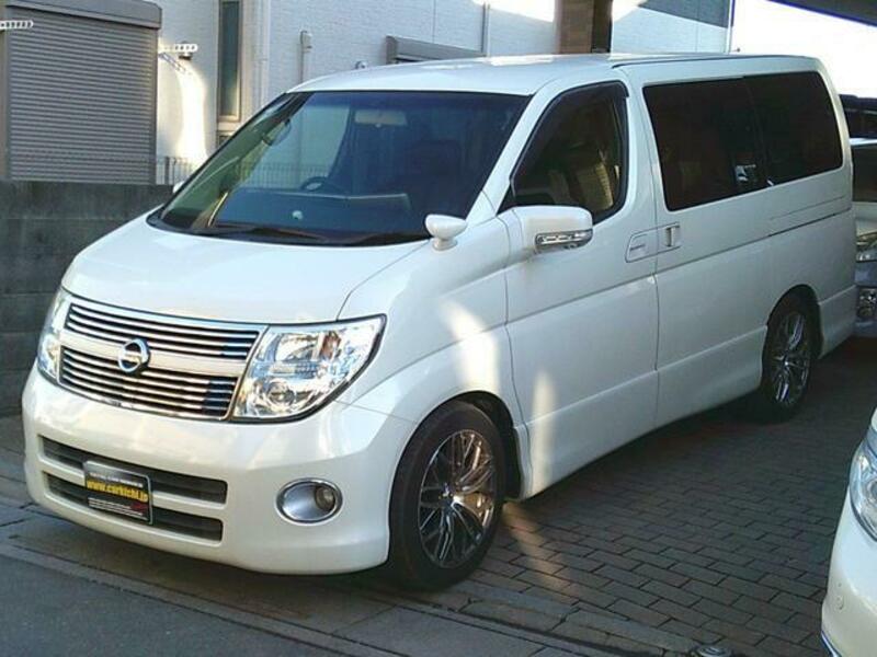 NISSAN ELGRAND