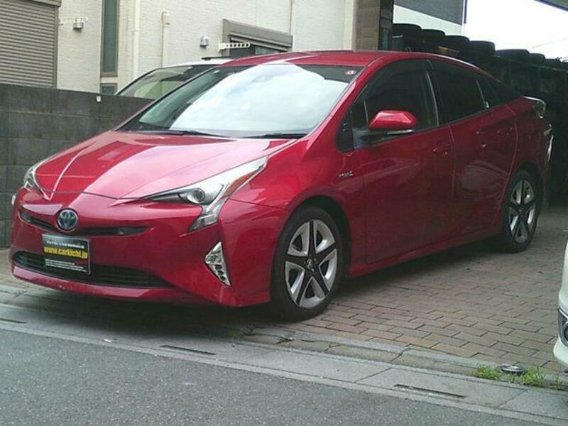 TOYOTA PRIUS