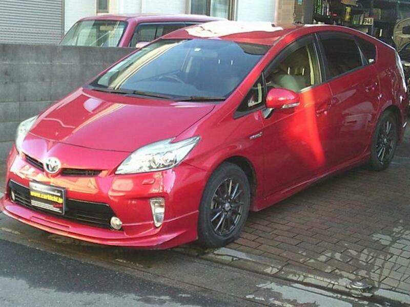 TOYOTA PRIUS