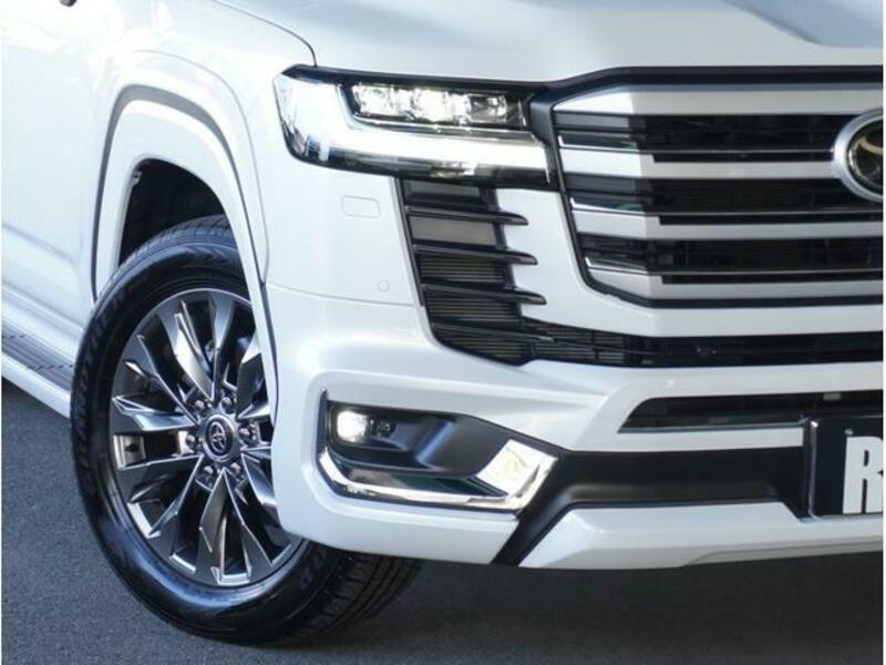 LAND CRUISER