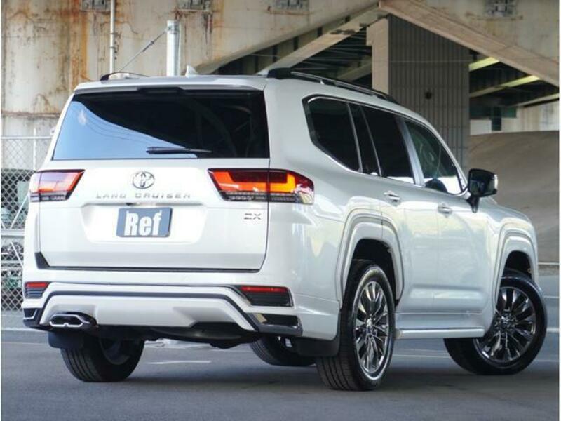 LAND CRUISER