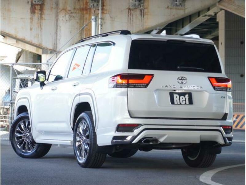 LAND CRUISER