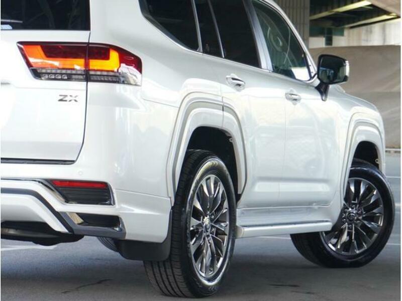 LAND CRUISER