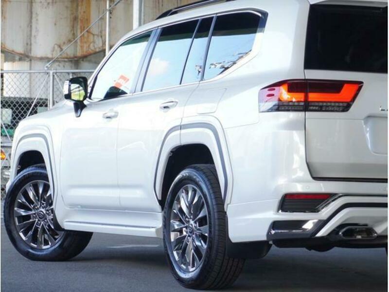 LAND CRUISER