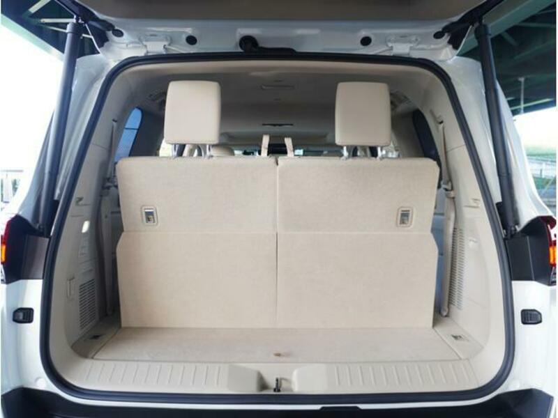 LAND CRUISER